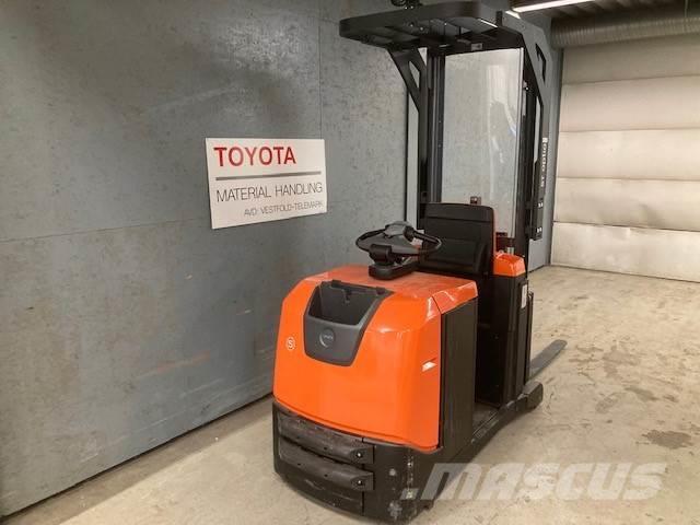 Toyota OSE120CB Lavtløftende plukketruck