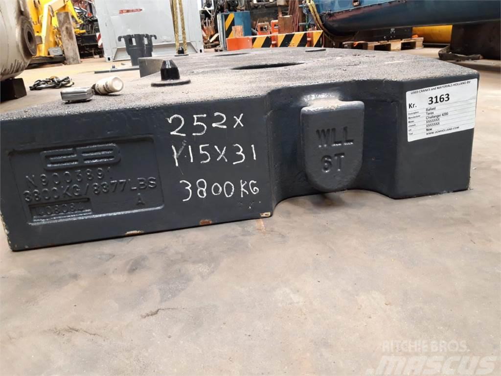 Terex Challenger 4200 counterweight 3,8 ton Kran deler og utstyr