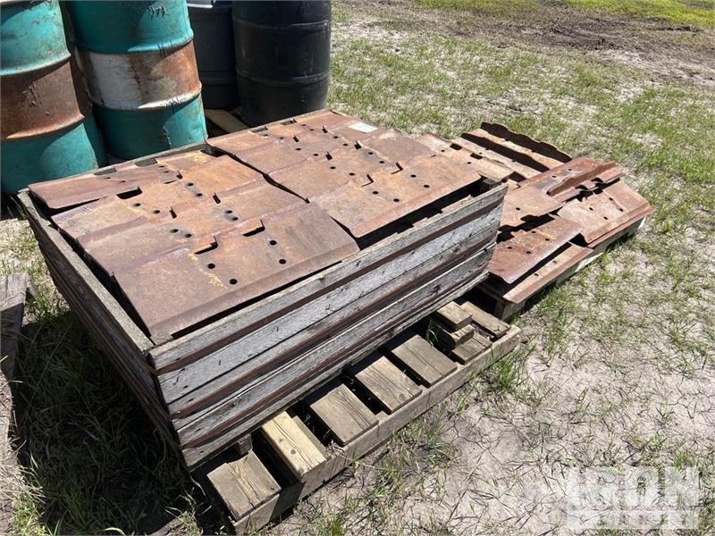 Quantity of 24 in Single Bar Grouser Pads - Fits C Andre komponenter