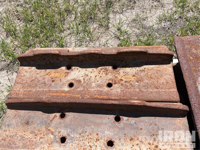 Quantity of 24 in Single Bar Grouser Pads - Fits C Andre komponenter