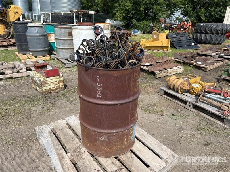 Quantity of 3/8 x 17 in Harrow Tines (Unused) Andre komponenter