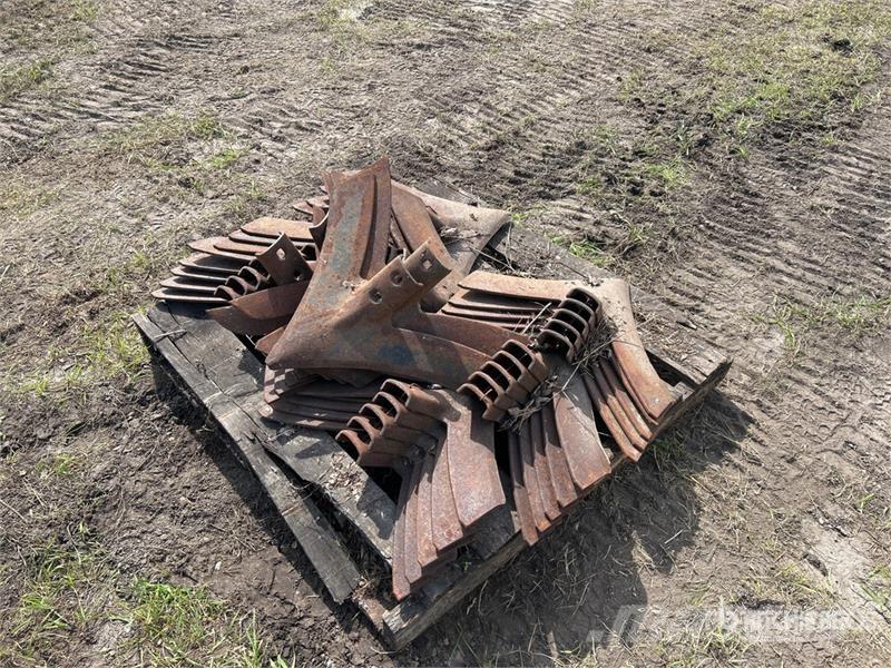Quantity of (37) 18 in Cultivator Sweeps (Unused) Andre komponenter