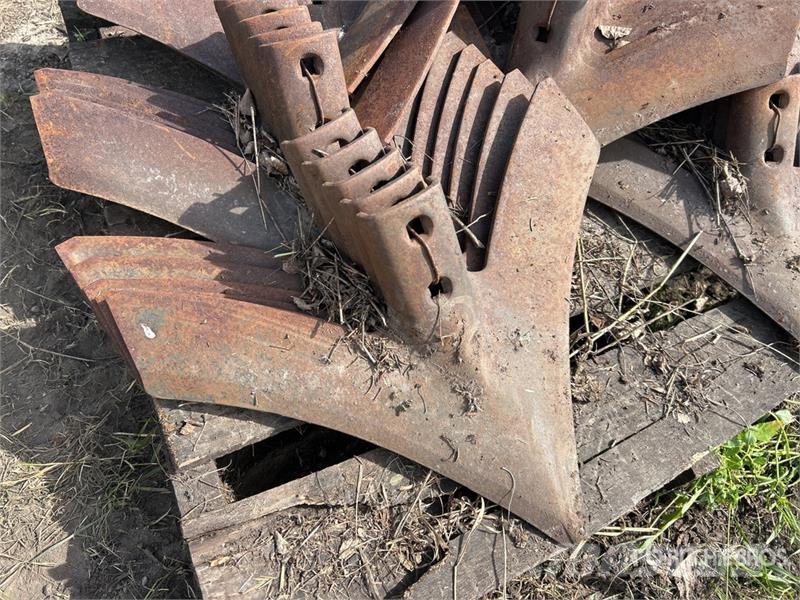 Quantity of (37) 18 in Cultivator Sweeps (Unused) Andre komponenter