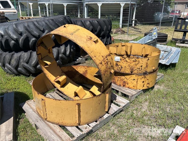 Quantity of (4) Dual Spacers Andre komponenter