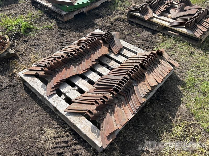 Quantity of (50) 18 in Cultivator Sweeps (Unused) Andre komponenter