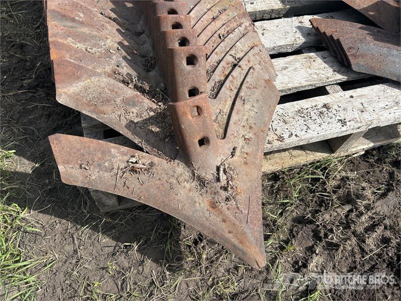 Quantity of (50) 18 in Cultivator Sweeps (Unused) Andre komponenter