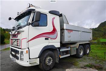 Volvo FH520 6x4 plow rigged tipper - only 322,000 km
