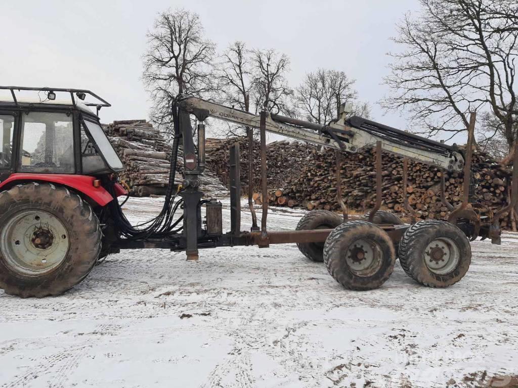 Belarus 952.4 Traktor med skogsutstyr
