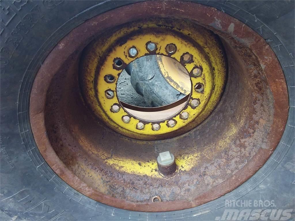 John Deere 1710d 24x26,5 Dekk, hjul og felger