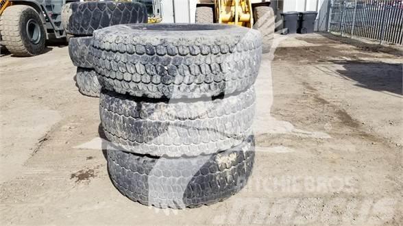 Bridgestone SNOW V-STEEL Dekk, hjul og felger