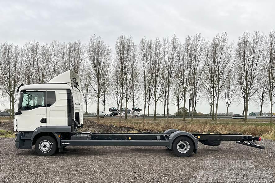 MAN TGL 12.220 BL CH Chassis Cabin (4 units) Chassis
