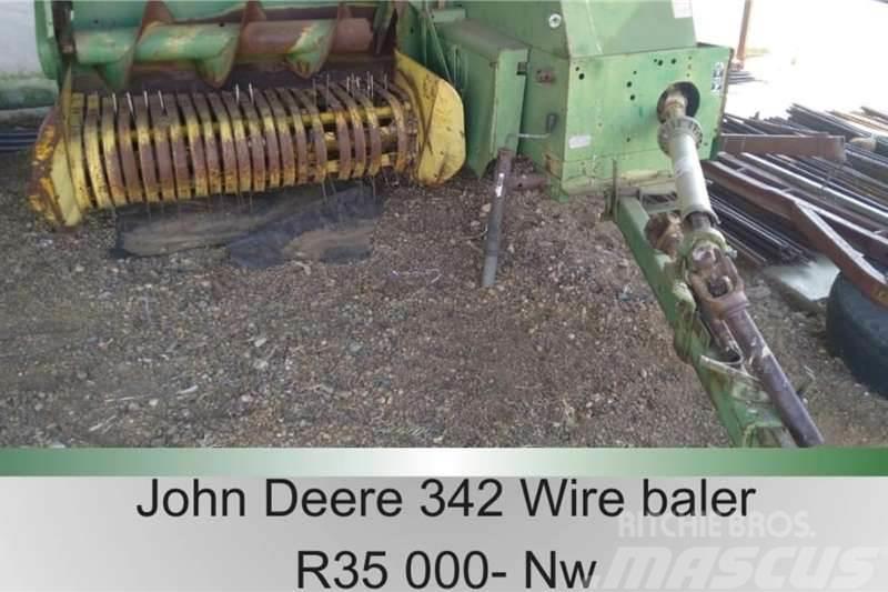 John Deere 342 - Wire Andre lastebiler