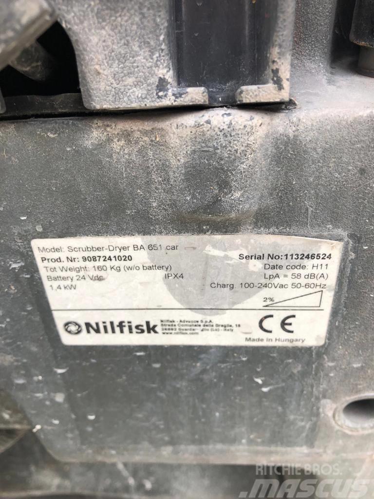 Nilfisk BA 651 (850mm Disc Head) Walk Behind Scrubber Gulvvaskemaskiner