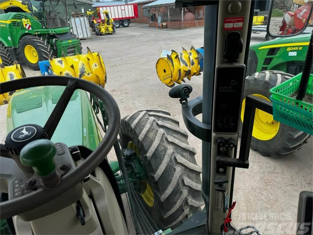 John Deere 8245R Traktorer