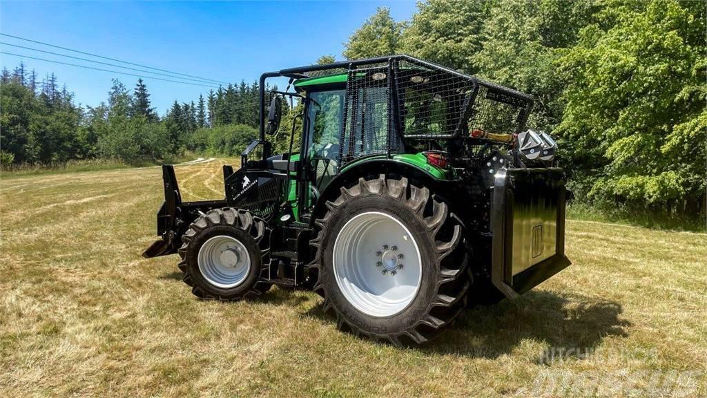 Kotschenreuther Luchs Traktor med skogsutstyr