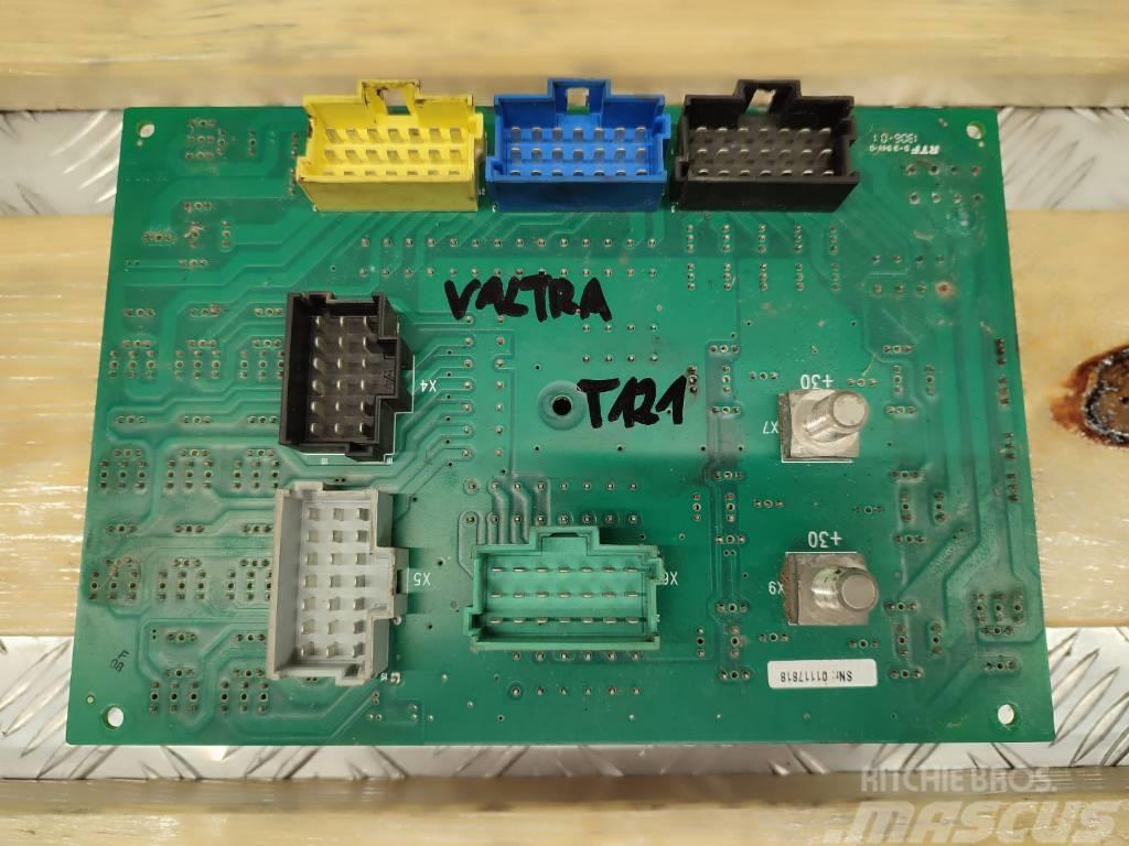 Valtra Fuse board V37370100 VALTRA T121 Lys - Elektronikk