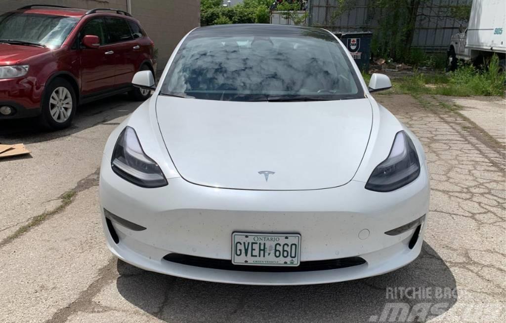 Tesla Model 3 Personbiler