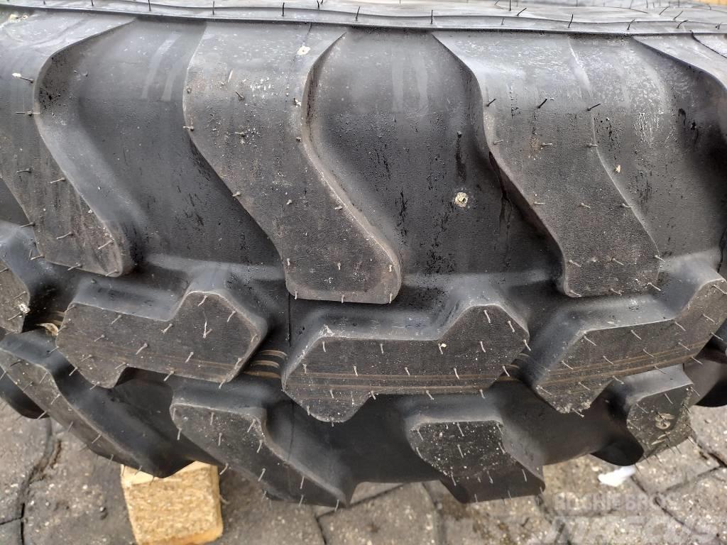 Mitas Reifen vom Atlas AR60 Dekk, hjul og felger