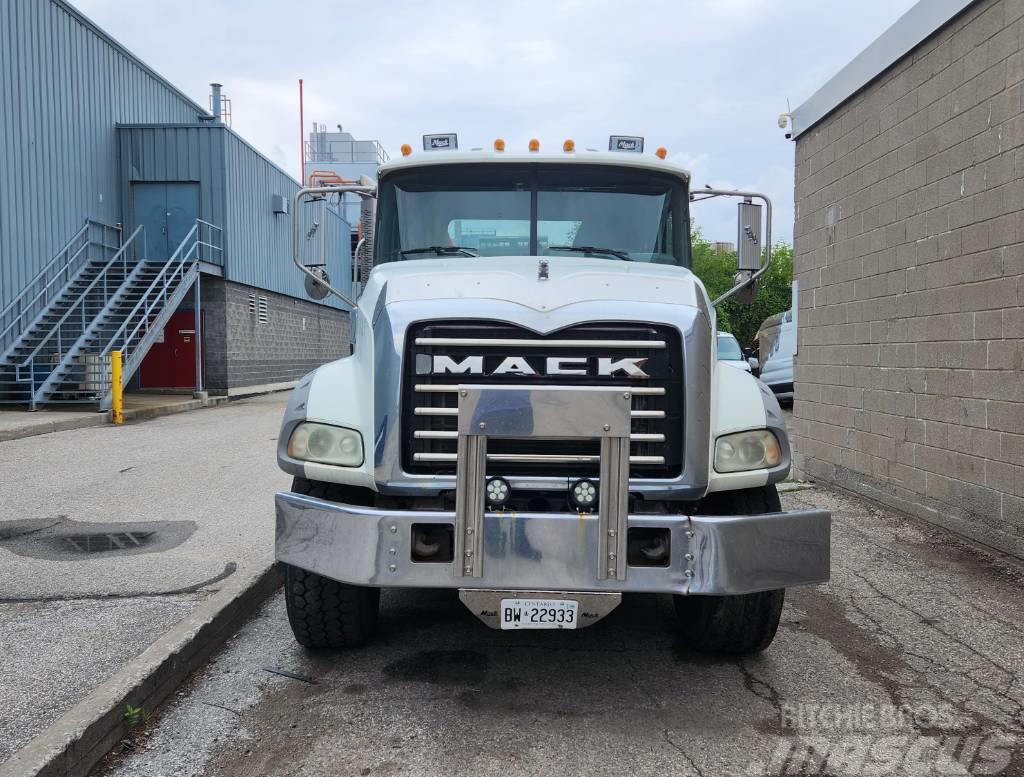 Mack Granite GU 813 Kabelløft lastebiler
