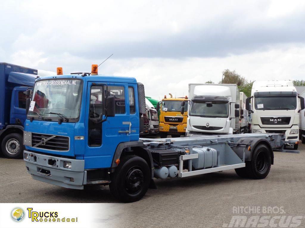 Volvo FL 250 + Manual Chassis