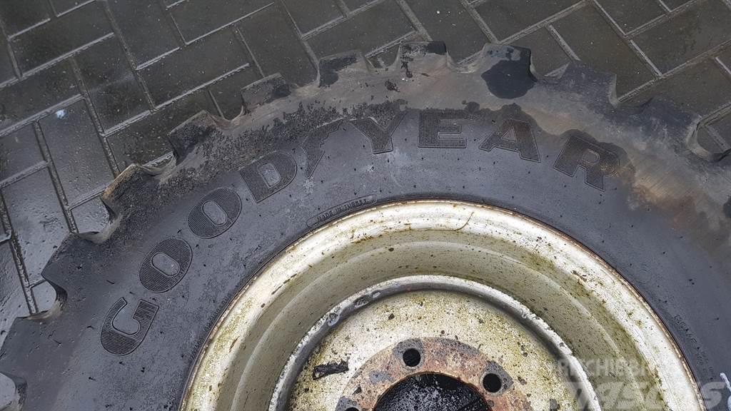 Goodyear 340/80-R18 IND - Tyre/Reifen/Band Dekk, hjul og felger