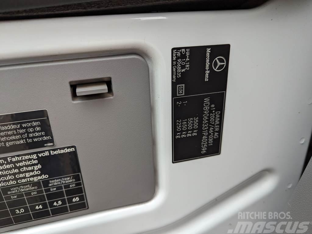 Mercedes-Benz Sprinter 311 CDI - Automaat - Airco - 4-Seizoens B Lette lastebiler