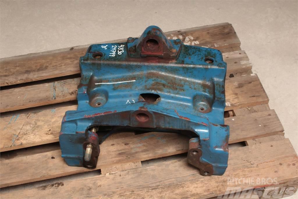 Ford 4830 Front axle support Chassis og understell