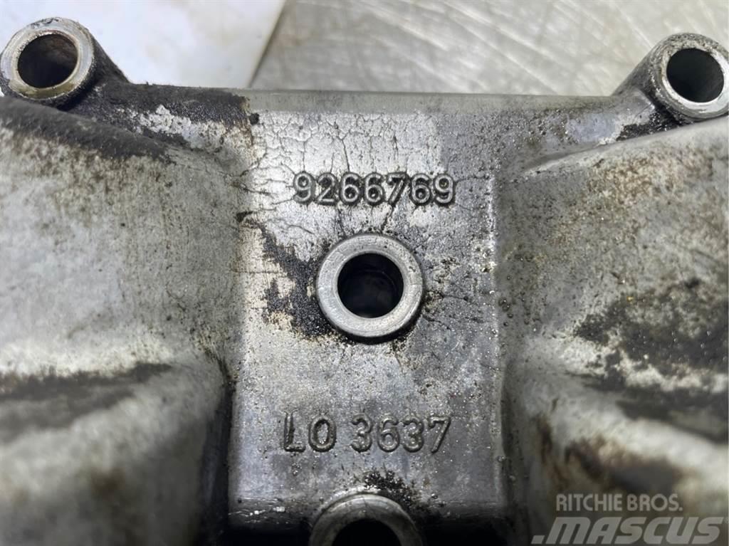 Liebherr L544-9266769-Oil filter bracket/Oelfilterkonsole Motorer