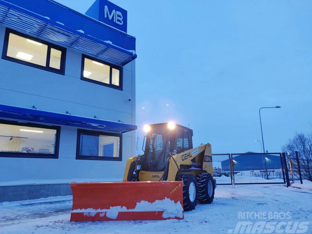 Gehl snow plough for skid loader Traktorgravere