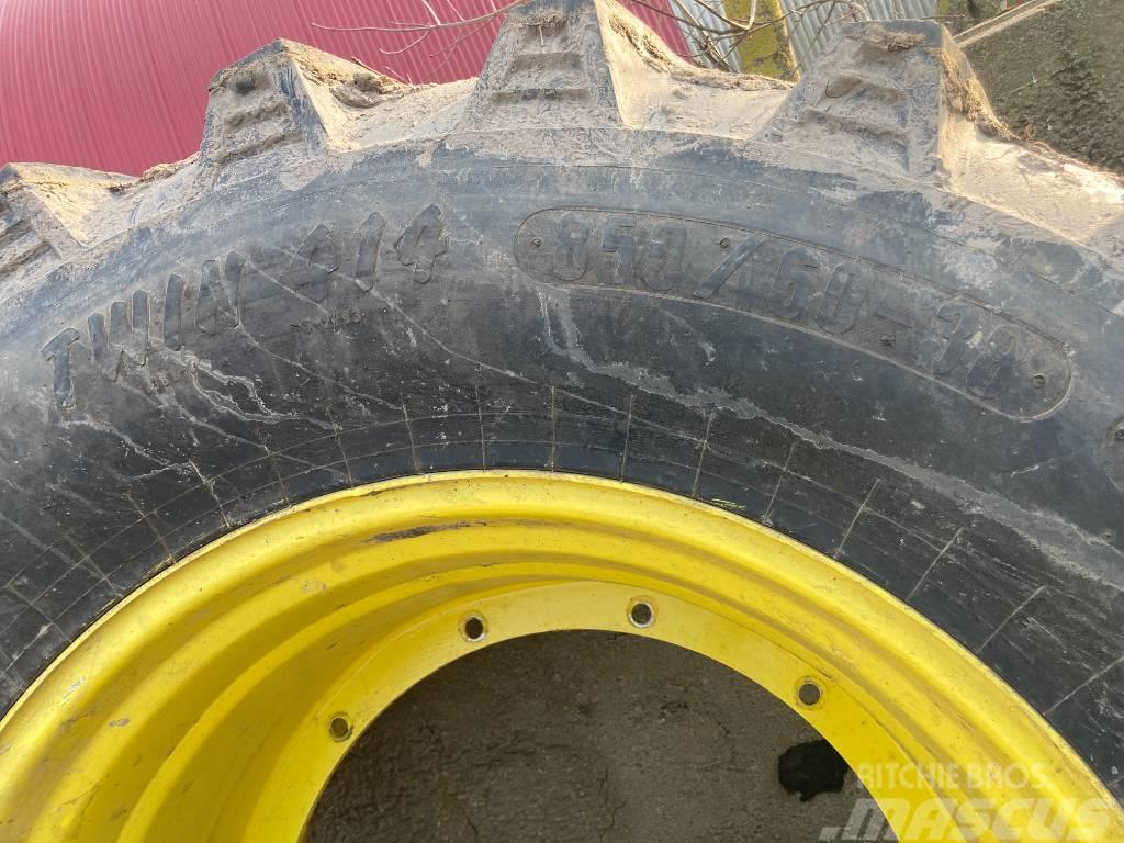 John Deere wide rims + trelleborg tyres Dekk, hjul og felger