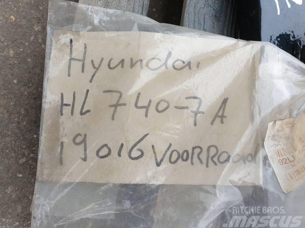 Hyundai HL740-7A bucket linkage Chassis og understell