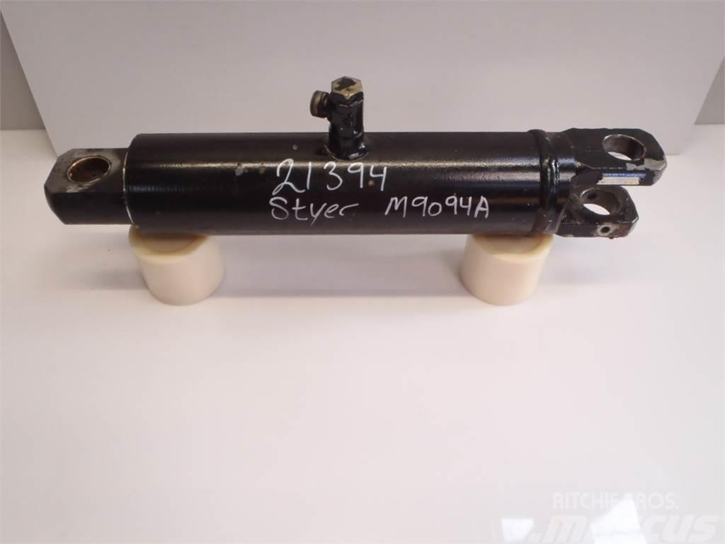Steyr M9094A Lift Cylinder Hydraulikk