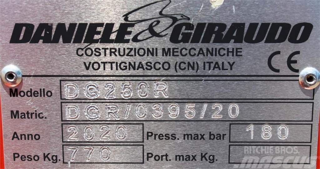  Heckbagger DG 250 R ( Daniele & Giraudo ) Frontlaster ektrautstyr