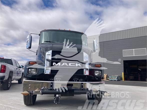 Mack MD6 Tankbiler
