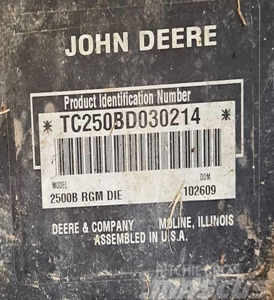 John Deere 2500 B PrecisionCut Sitteklippere