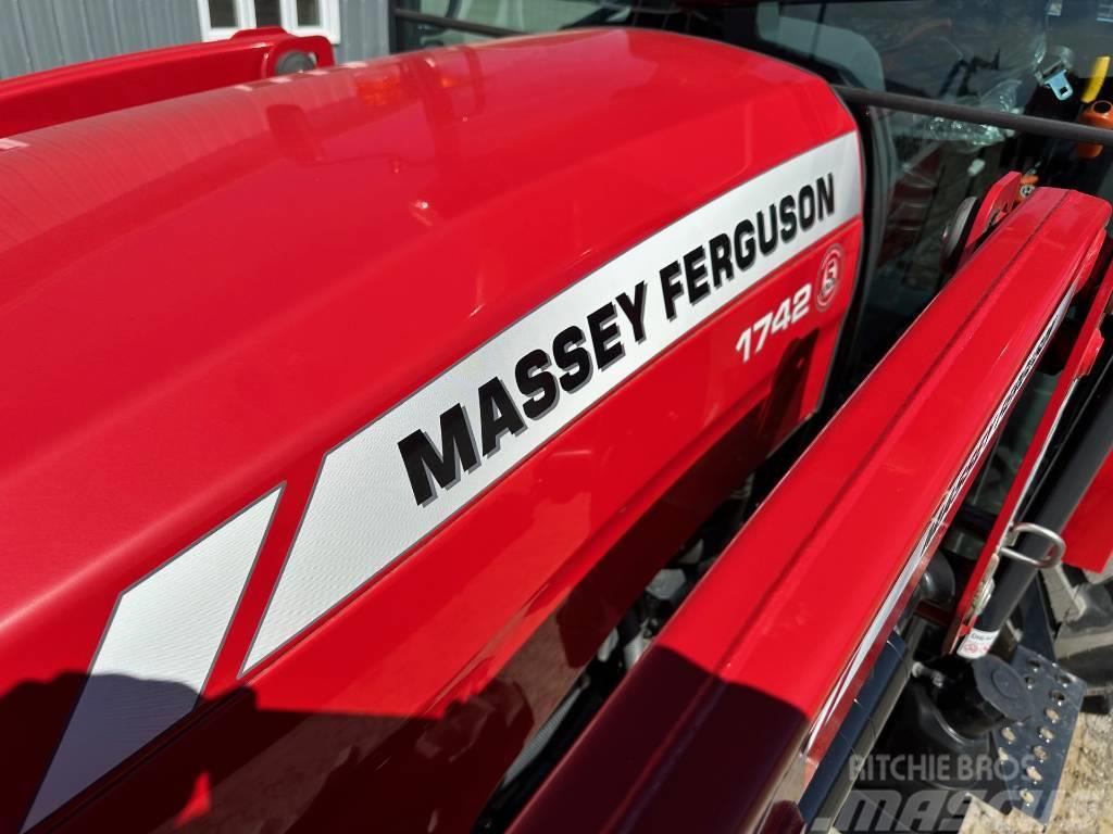 Massey Ferguson 1742 Traktorer