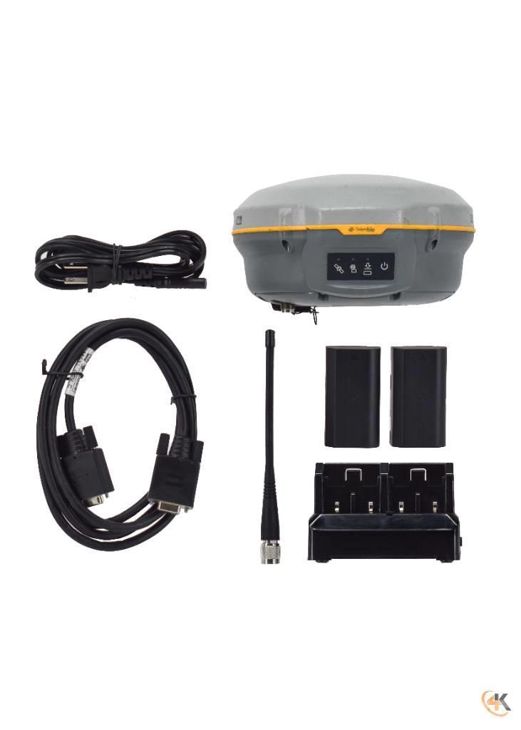 Trimble Single R8 Model S 410-470 MHz GPS Rover Receiver Andre komponenter