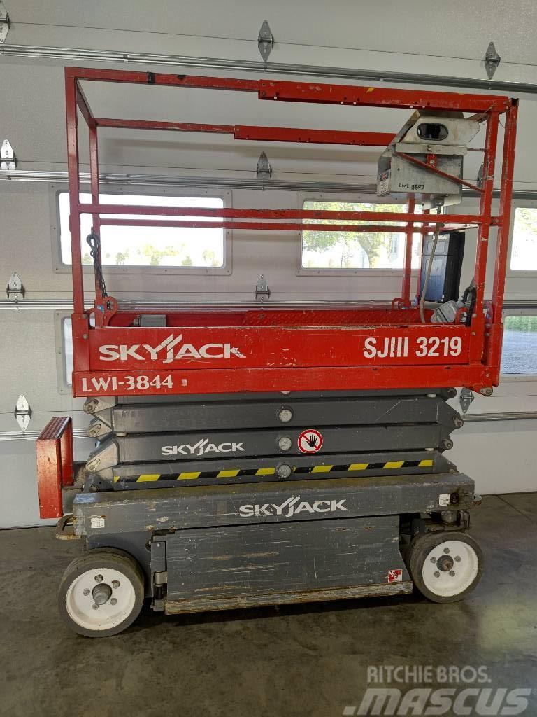 SkyJack SJ III 3219 Sakselifter