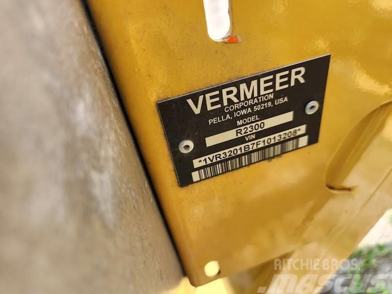 Vermeer R2300 Raker og høyvendere
