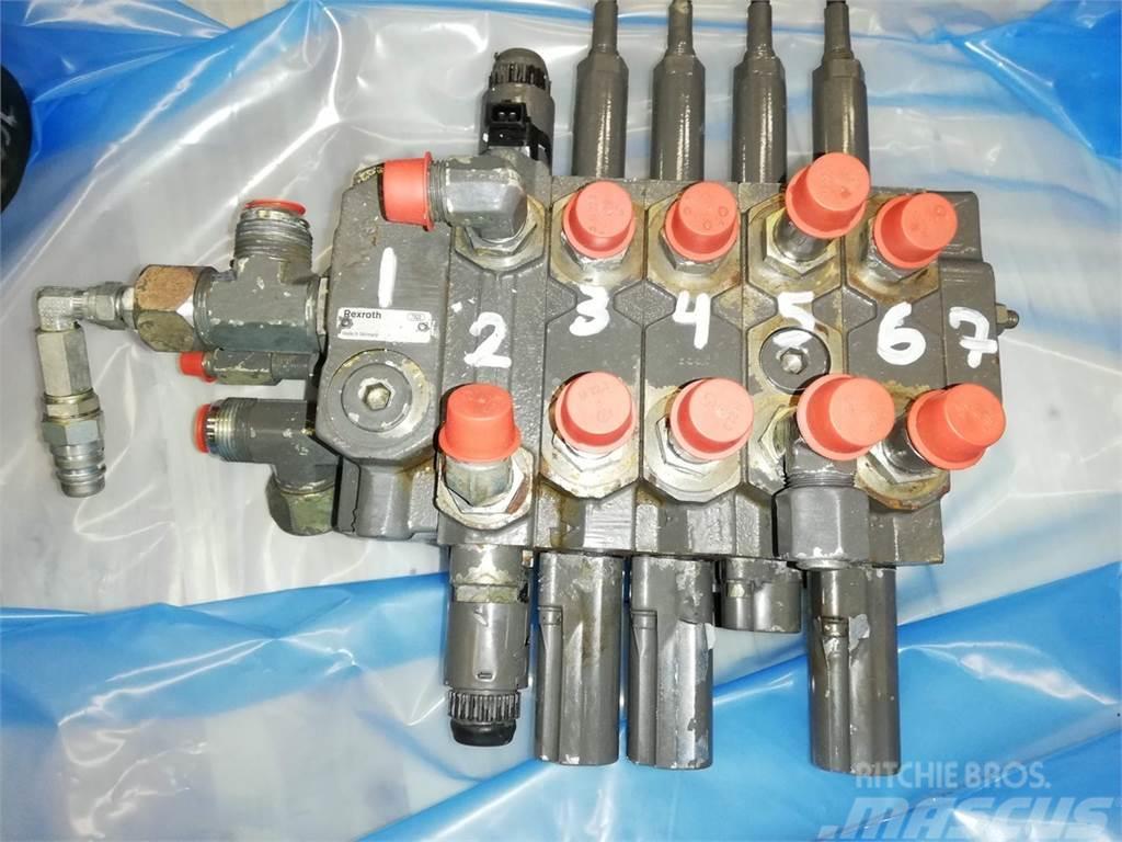 CLAAS Ares 836 Remote control valve Hydraulikk