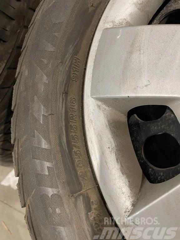 Bridgestone *Mercedes deksels met banden*205/55R16 Dekk, hjul og felger