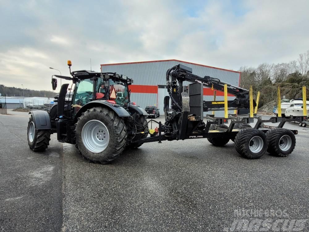 Valtra N 154 e Versu TwinTrac + Palms 13 U Traktor med skogsutstyr