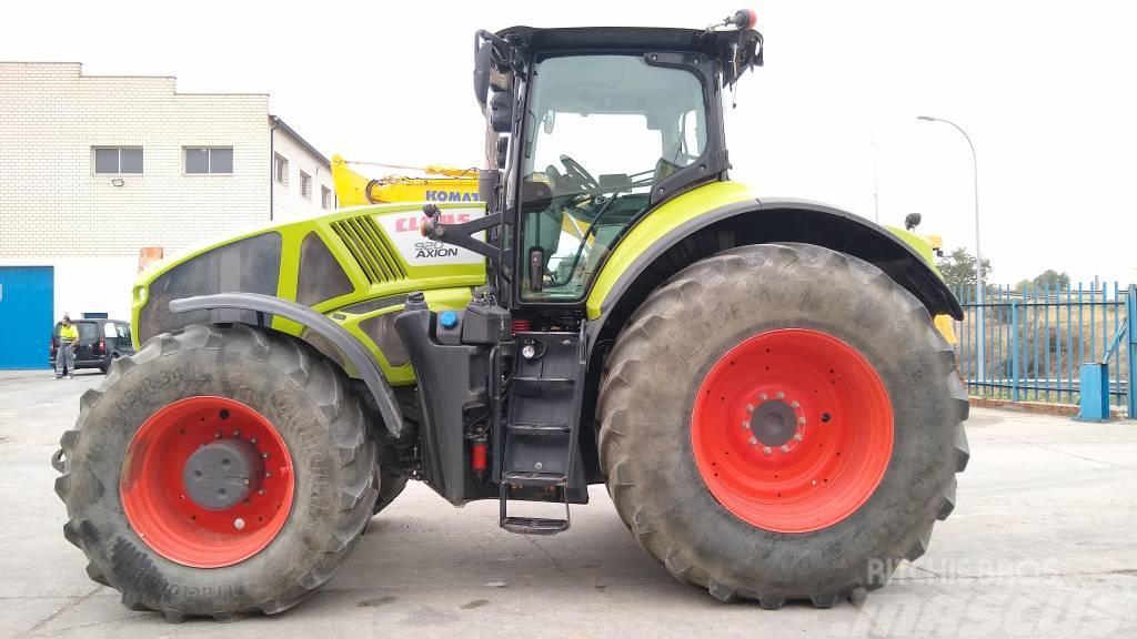 CLAAS Axion 920 Traktorer