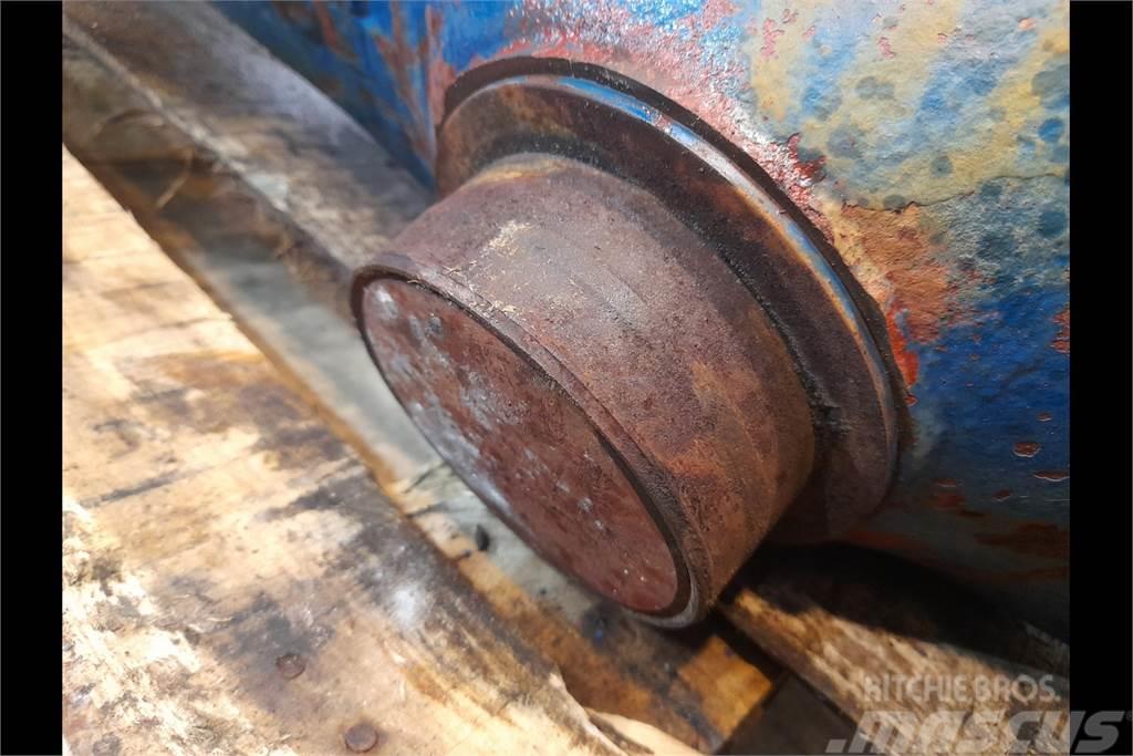 New Holland 8240 Front axle house Girkasse