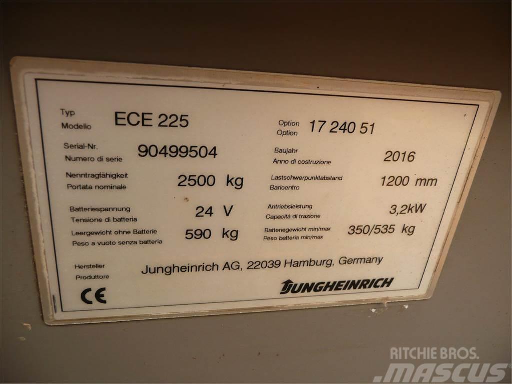 Jungheinrich ECE 225 2400x510mm Lavtløftende plukketruck