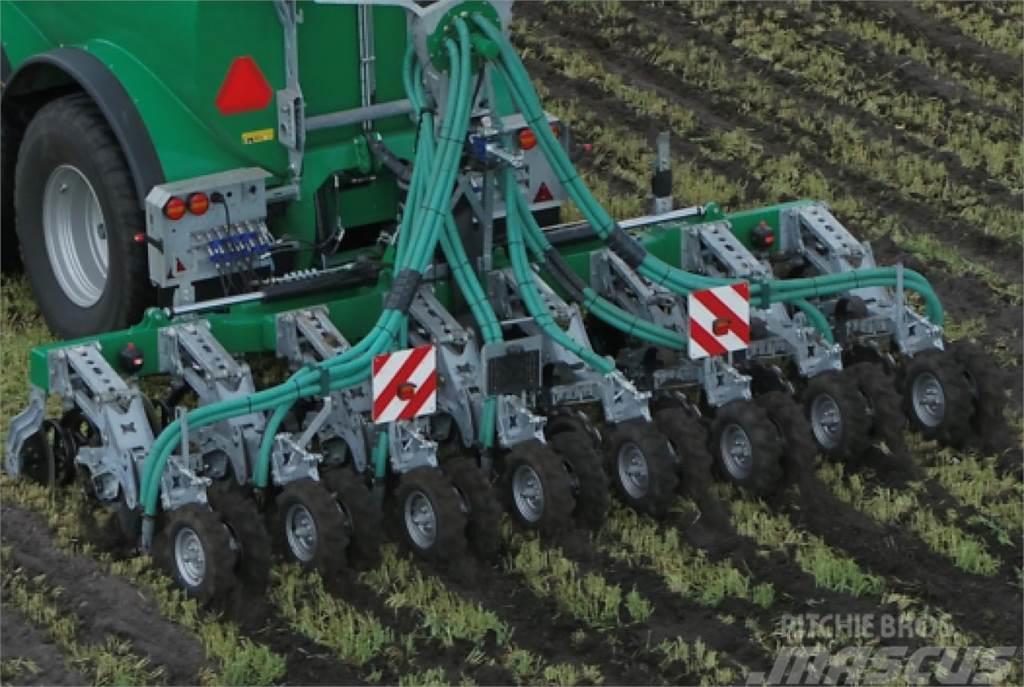 Samson Strip-Till 8, Gülleinjektor vor Maisbestellung, 8- Gjødselspreder