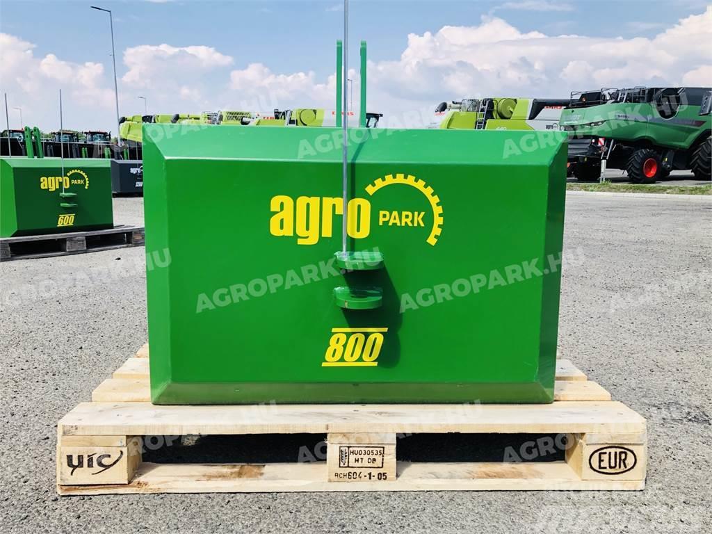  800 kg front hitch weight, in green color Front lodd