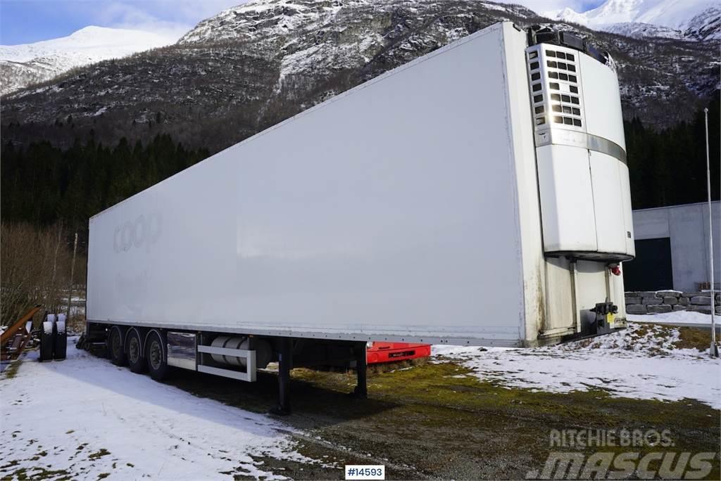 Bussbygg Thermo trailer w/ lift Andre semitrailere