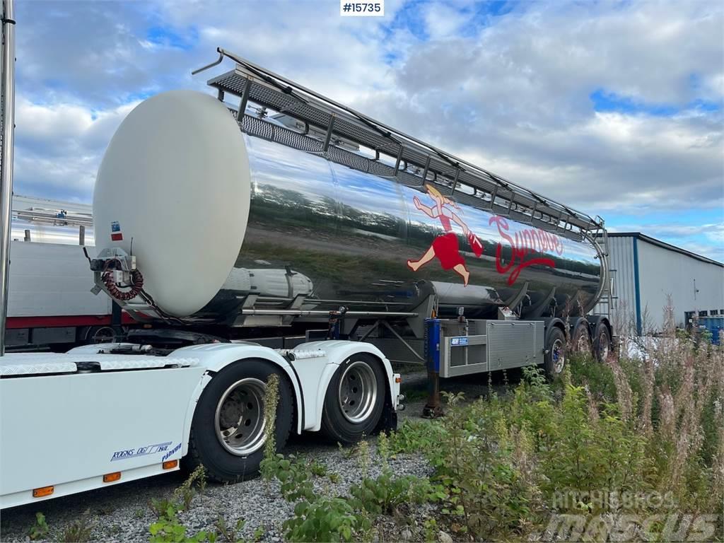  HLW Tank trailer w/ 4 rooms Andre semitrailere