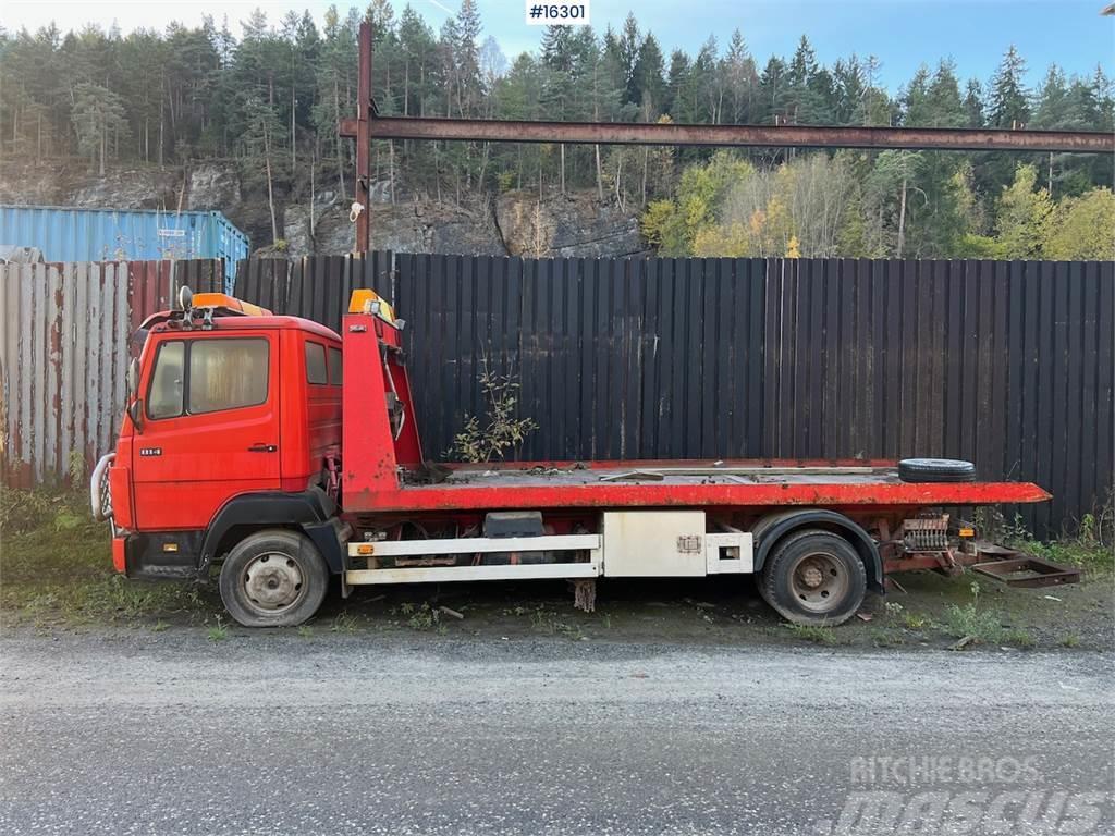 Mercedes-Benz 814 Tow truck w/ winch and lifting cradle. Bergingsbiler
